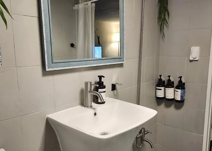 Zennyne 5 Minutes From Hyehwa Station 3 Queen Beds