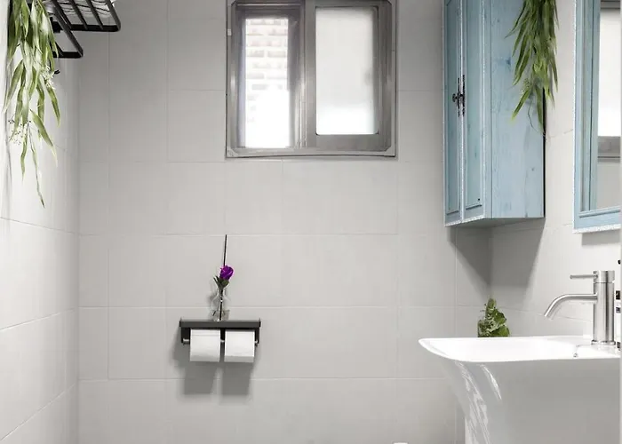Zennyne 5 Minutes From Hyehwa Station 3 Queen Beds *