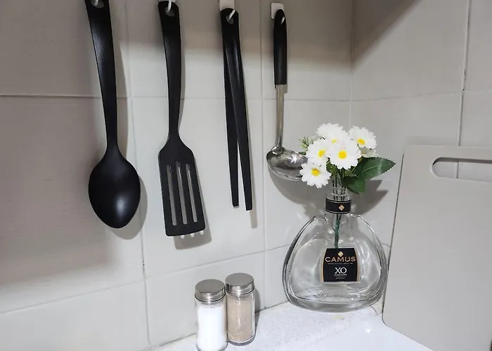 Zennyne 5 Minutes From Hyehwa Station 3 Queen Beds *